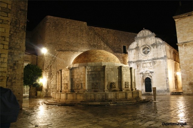 Dubrovnik u noci